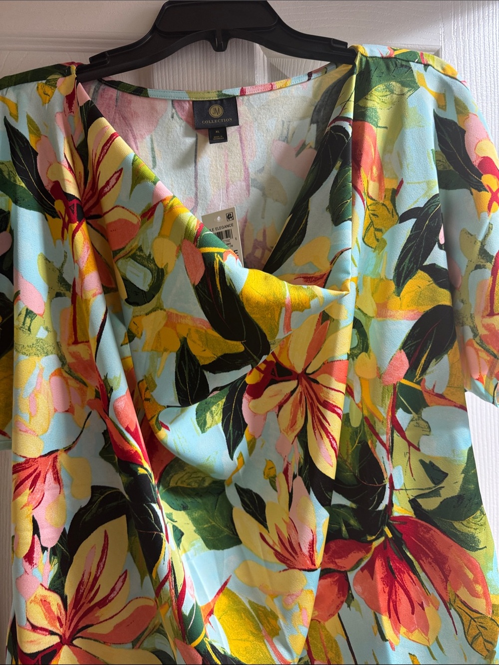 Collection B Floral V-Neck Short Sleeve Top in Multi-Color